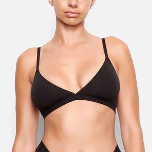 SKIMS NWT Fits Everybody Triangle Bralette | Onyx